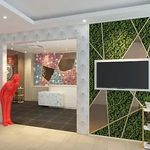 Hotel S